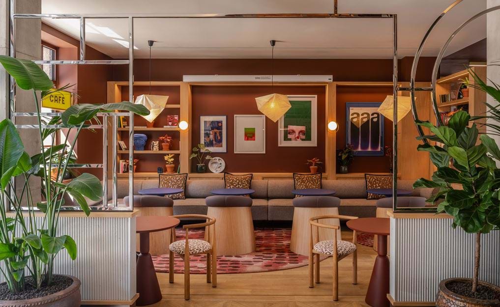 Restaurants & Bars