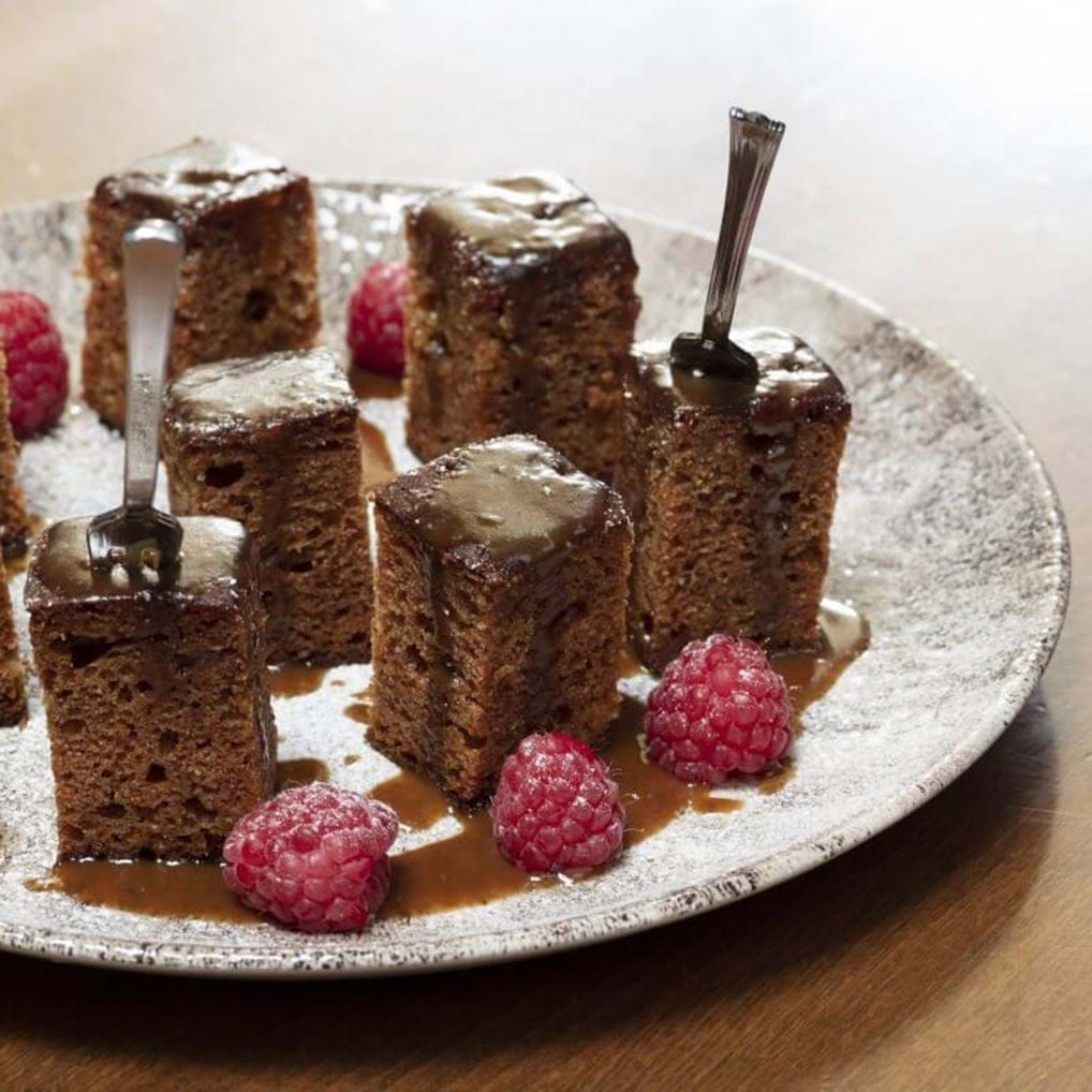 <p id="isPasted">© Howies Restaurant, Victoria Street</p>