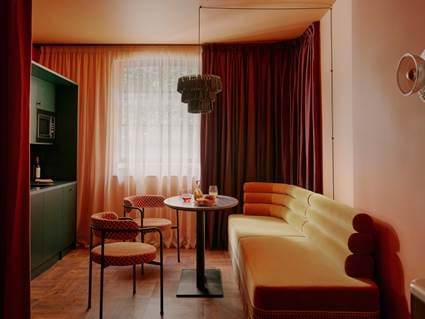 Locke Studio – Barrierefrei: Ember Locke, Kensington, London | Locke