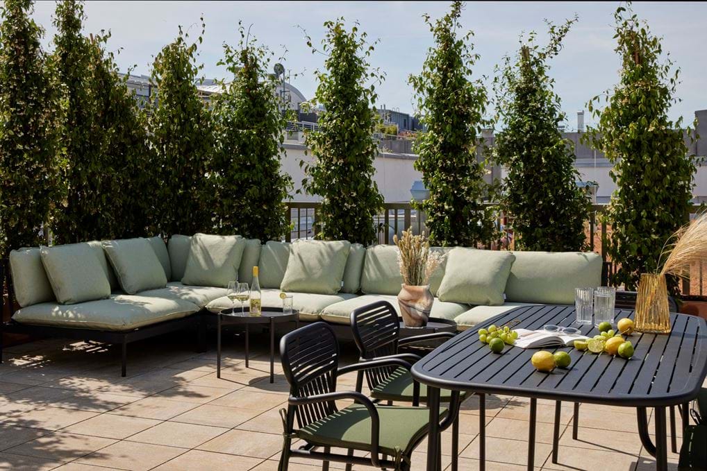 <p><a href="/en/munich/schwan-locke/living/ludwig-suite">Ludwig Suite, Schwan Locke</a>. Prices from <a href="/en/munich/schwan-locke/living">&euro;179,44 per night</a>.</p>
