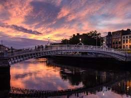 Ha'penny Bridge, Dublin | Zanzibar Locke, Ha'penny Bridge | Appart-hôtels design | Locke